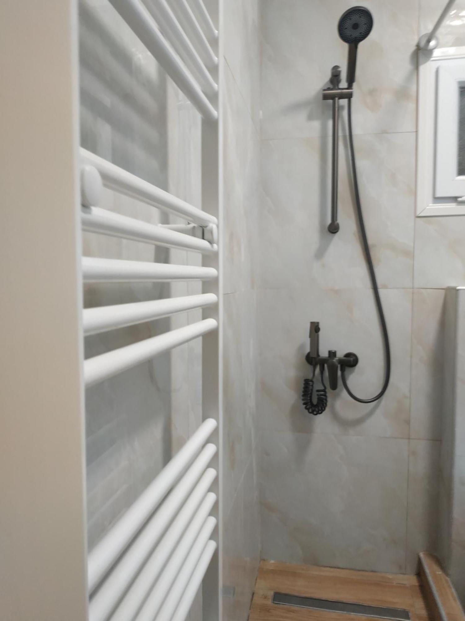 Azure Haven In Apartment Kavala